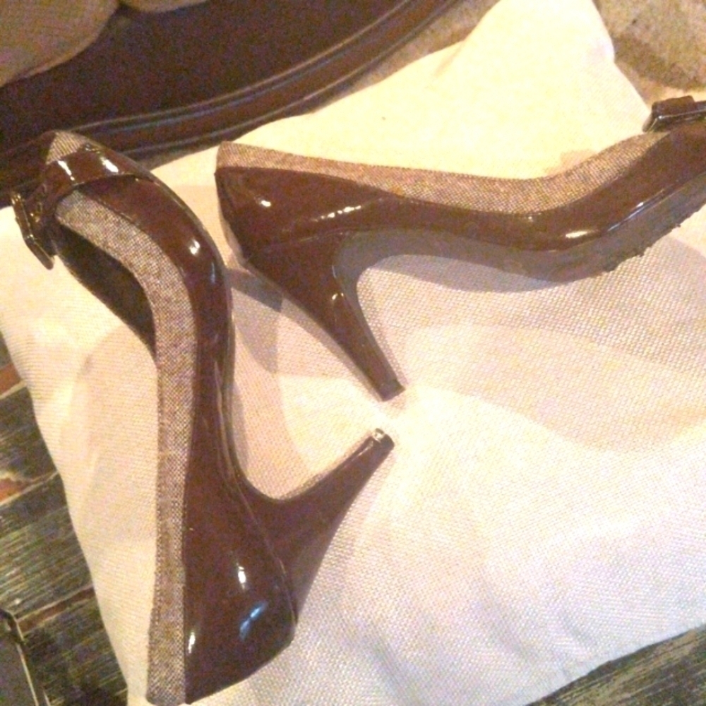 Ladies Shoes - Picture 8 of 11